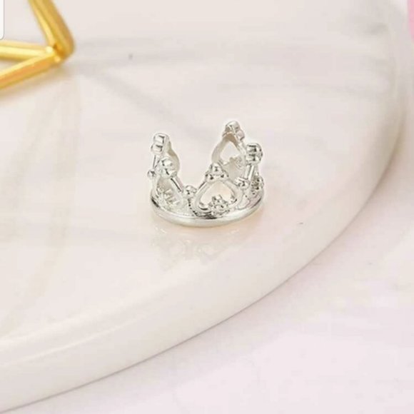 *Satine* Silver crown Ear cuff - Picture 2 of 3